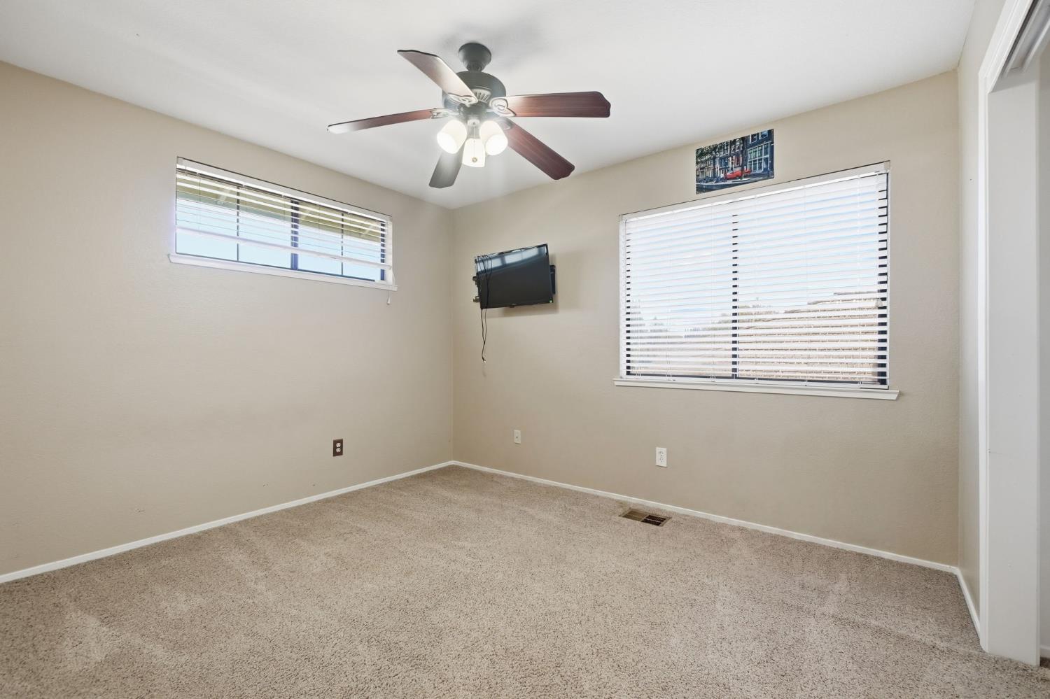 1552 Parkview St, Manteca, CA 95337