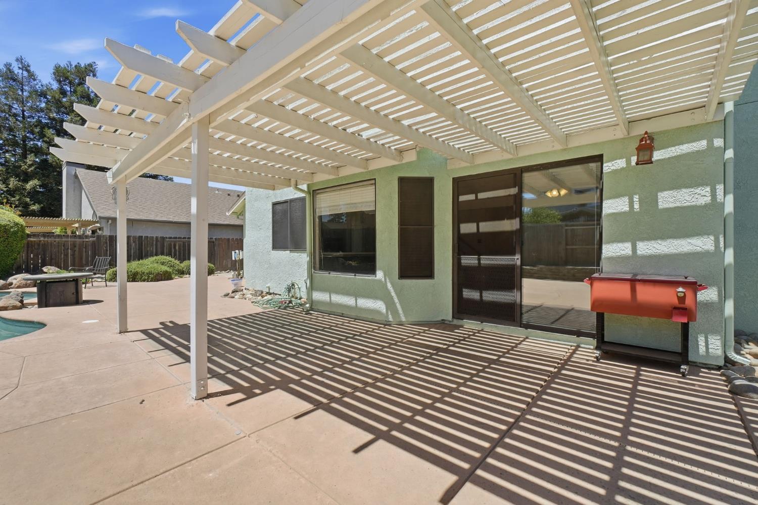 1552 Parkview St, Manteca, CA 95337