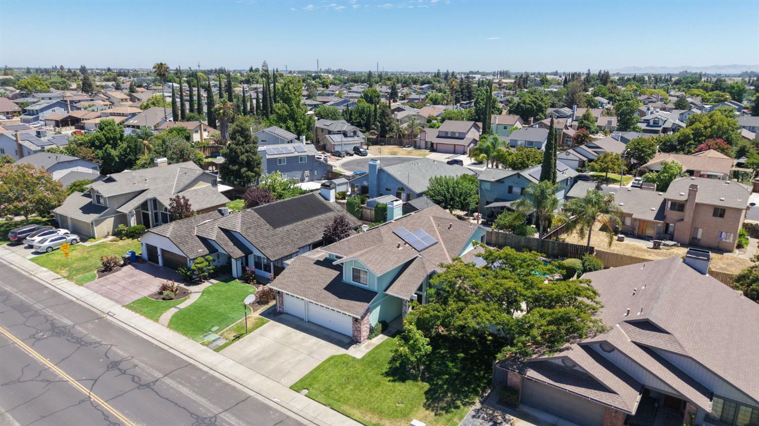 1552 Parkview St, Manteca, CA 95337
