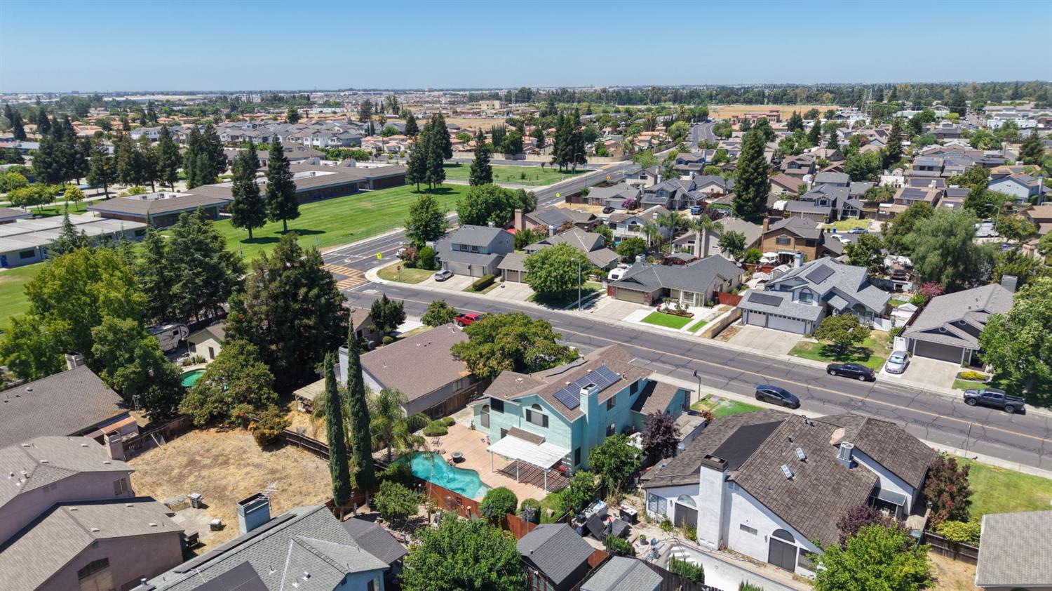 1552 Parkview St, Manteca, CA 95337