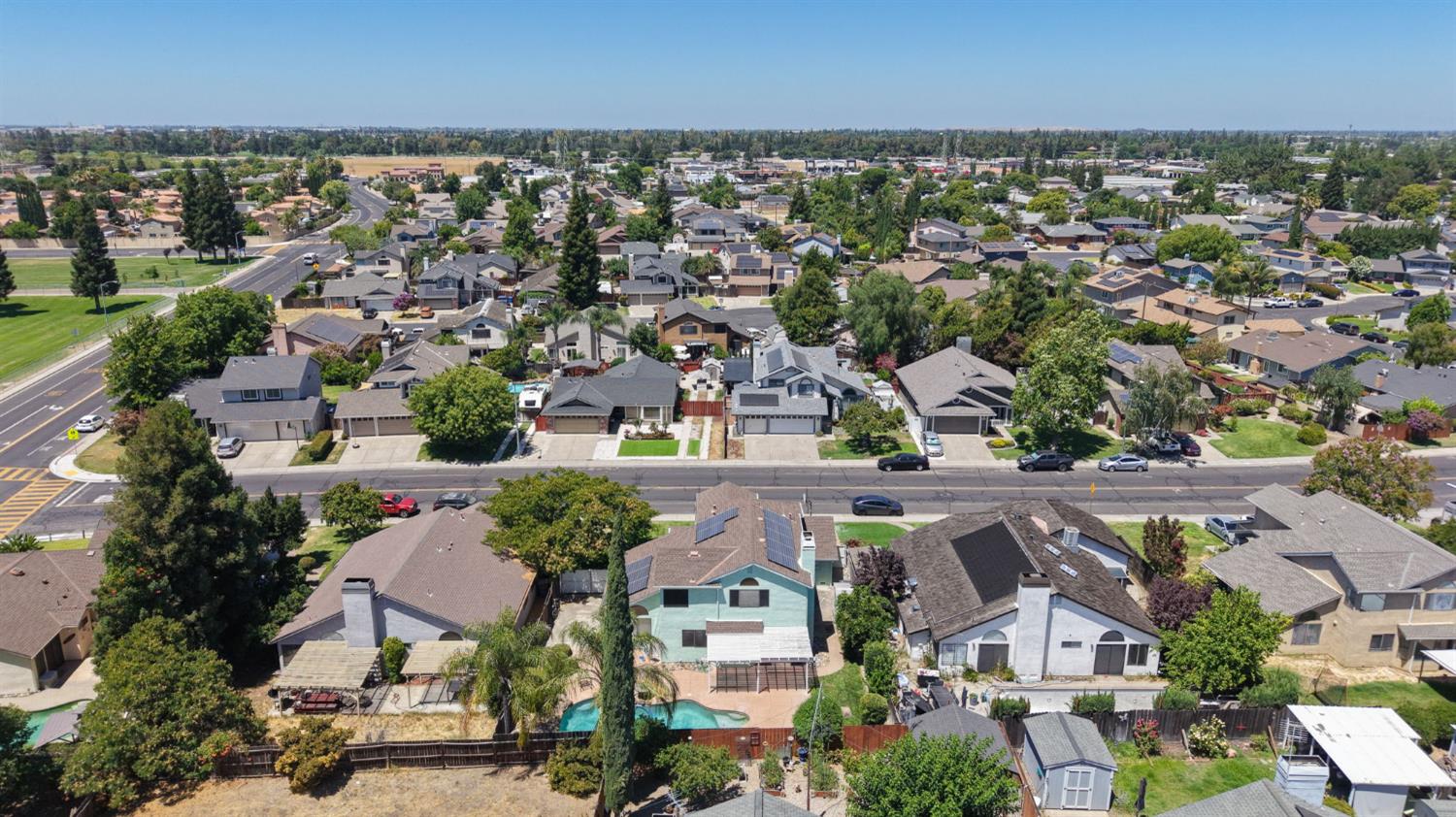 1552 Parkview St, Manteca, CA 95337