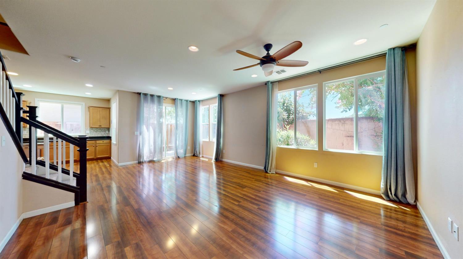 2212 Gallery Dr, Riverbank, CA 95367