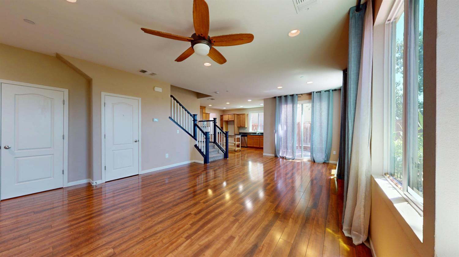 2212 Gallery Dr, Riverbank, CA 95367