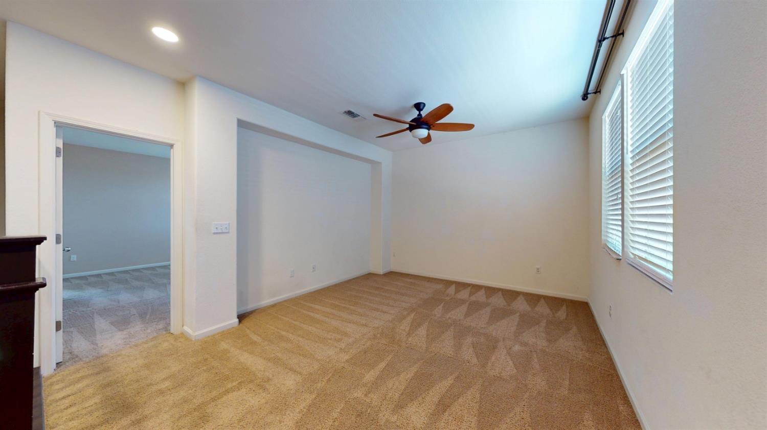 2212 Gallery Dr, Riverbank, CA 95367