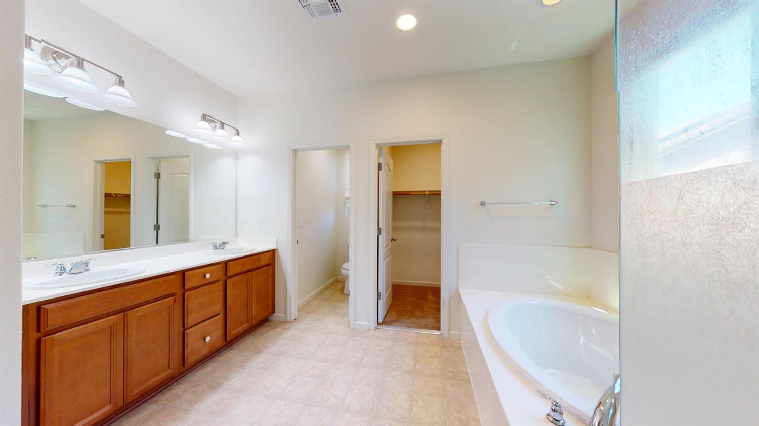 2212 Gallery Dr, Riverbank, CA 95367