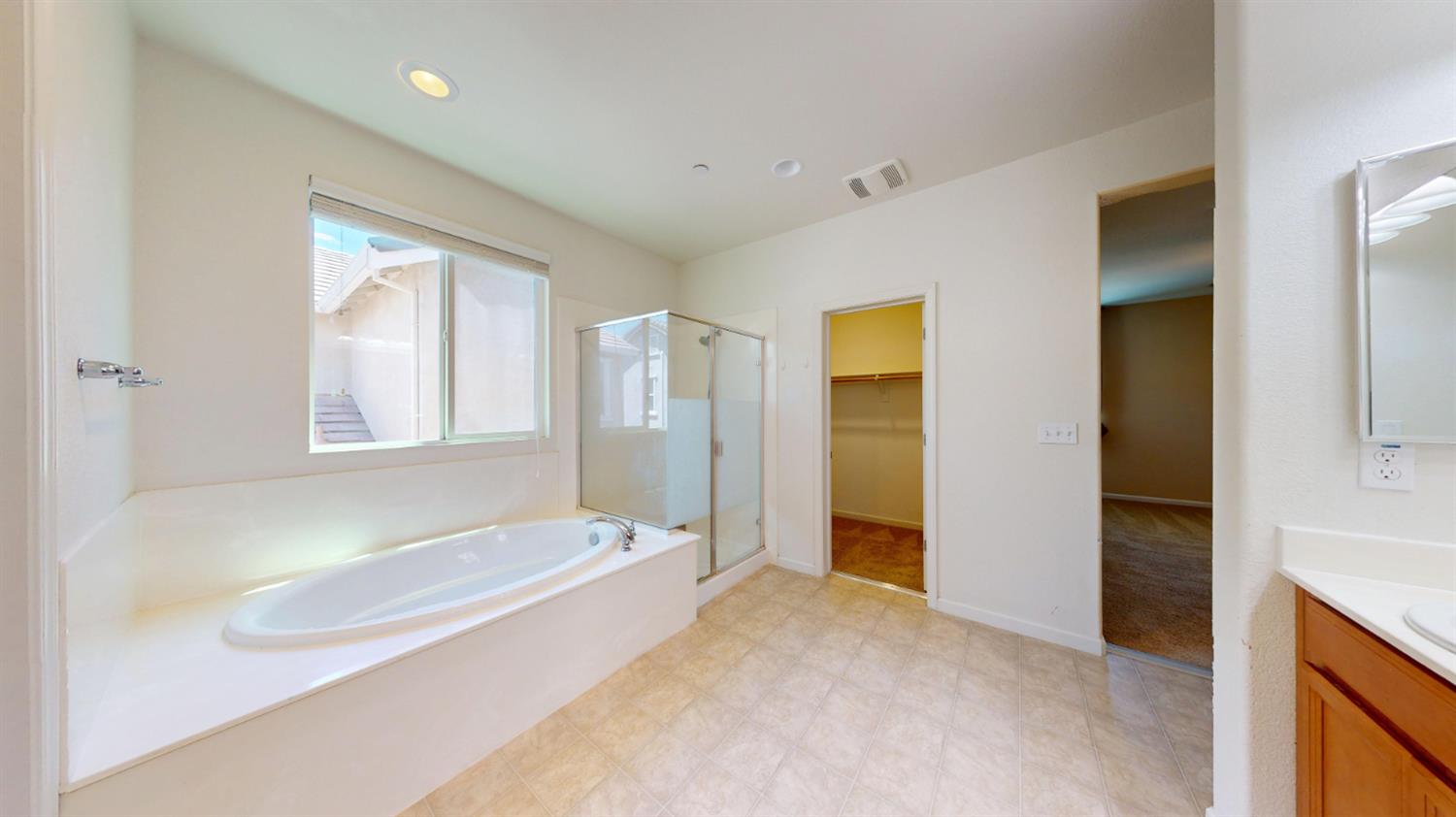 2212 Gallery Dr, Riverbank, CA 95367