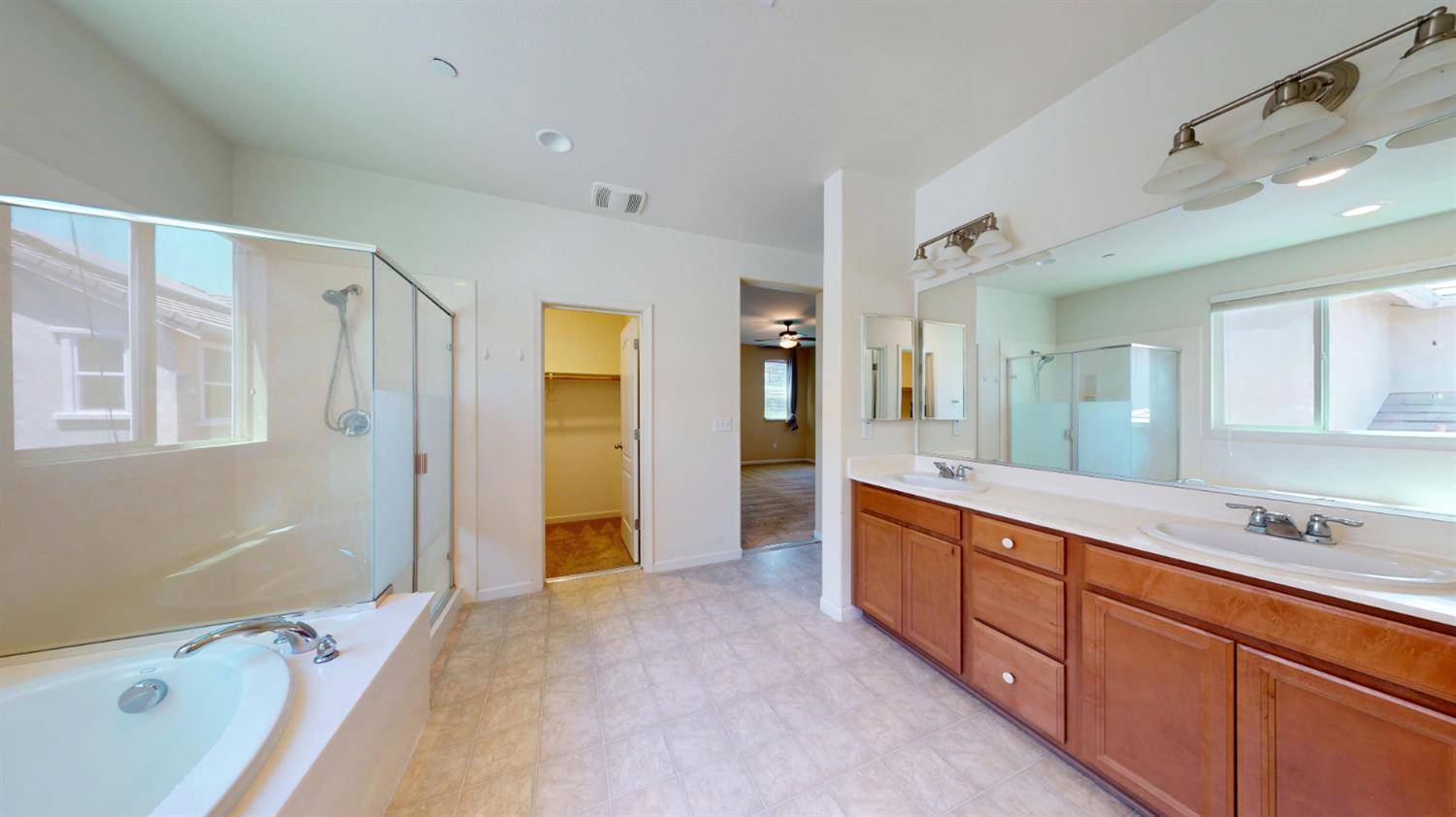 2212 Gallery Dr, Riverbank, CA 95367