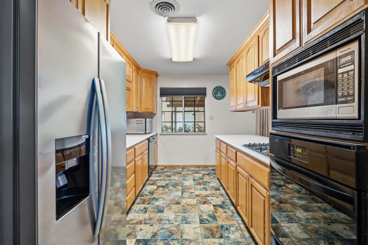 808 Ford Ct, Modesto, CA 95350