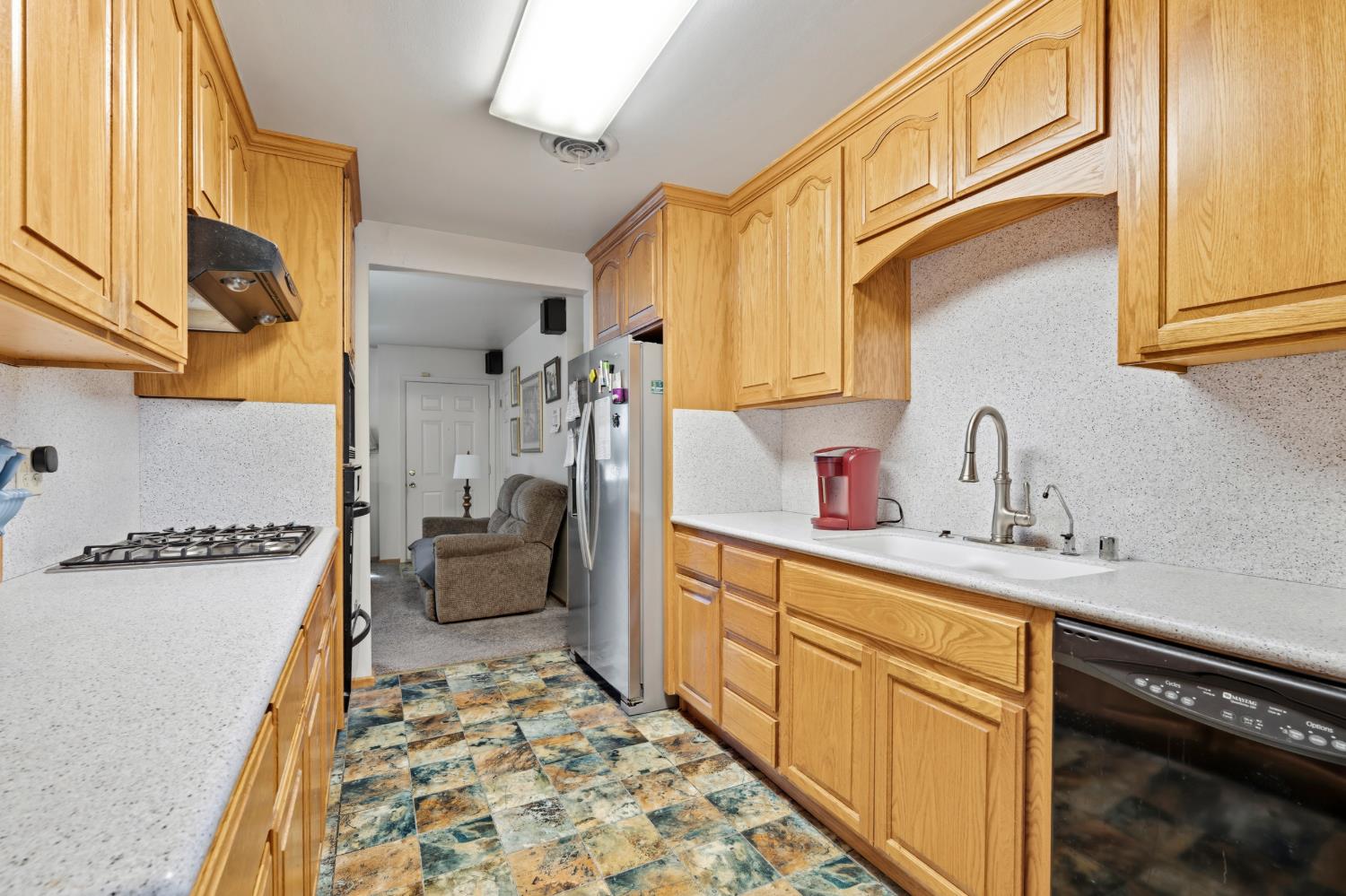 808 Ford Ct, Modesto, CA 95350