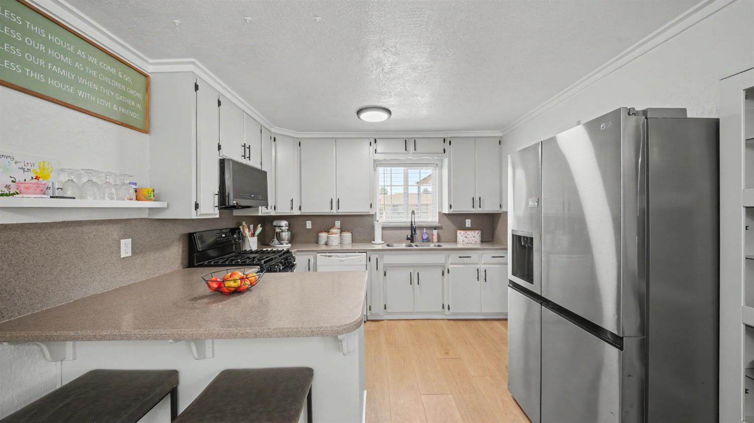 6600 8th St, Riverbank, CA 95367