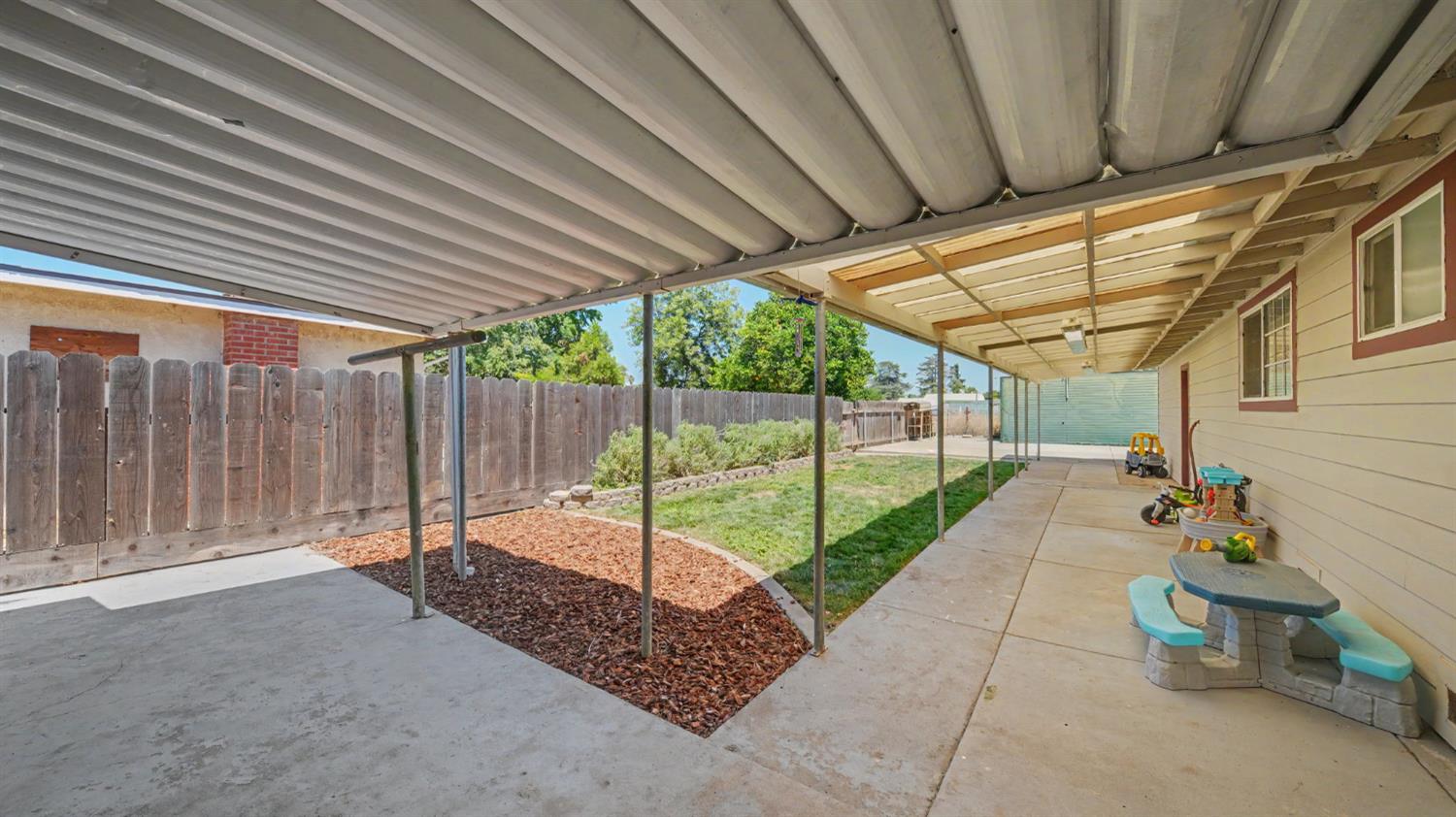 6600 8th St, Riverbank, CA 95367