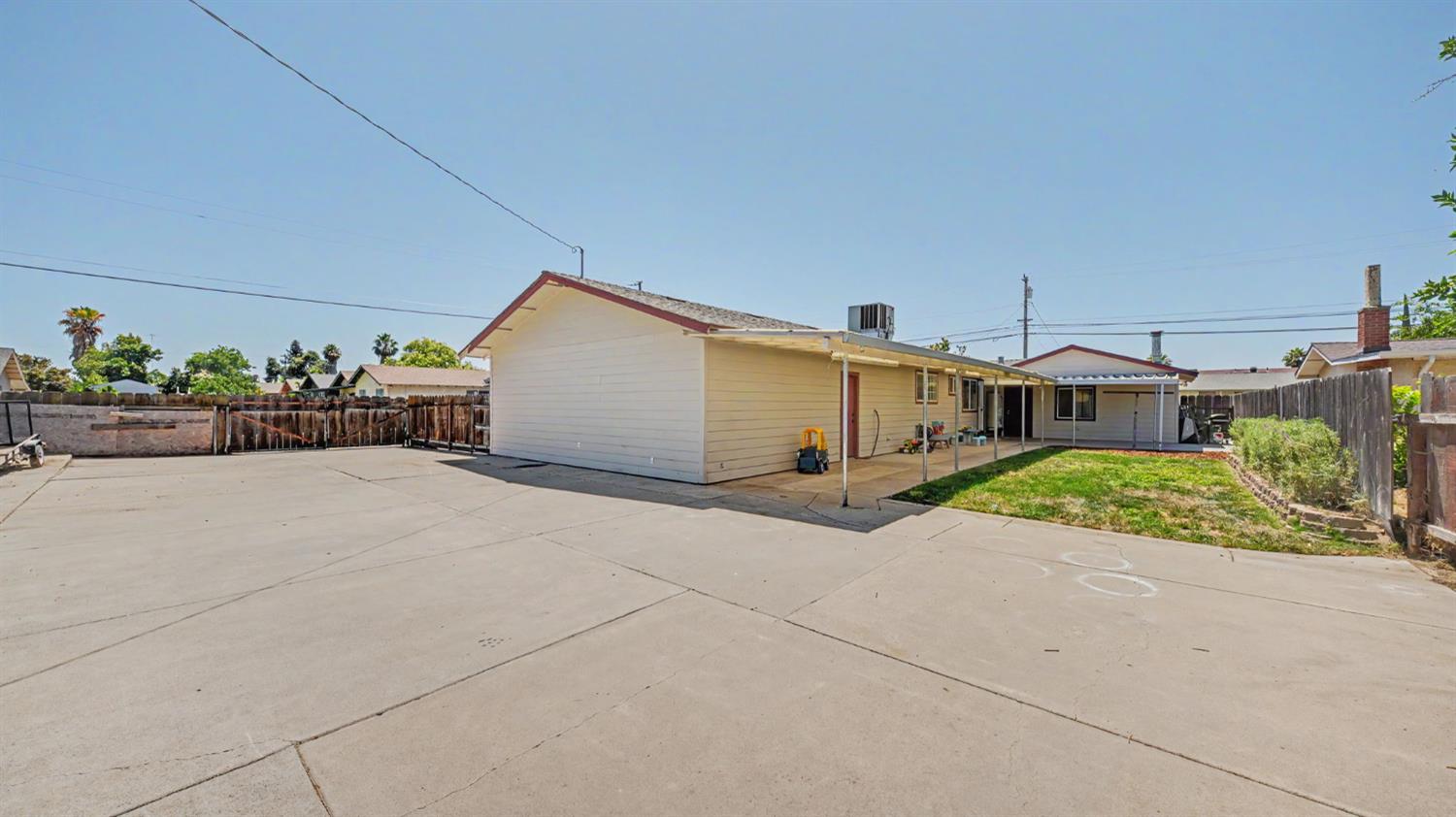 6600 8th St, Riverbank, CA 95367