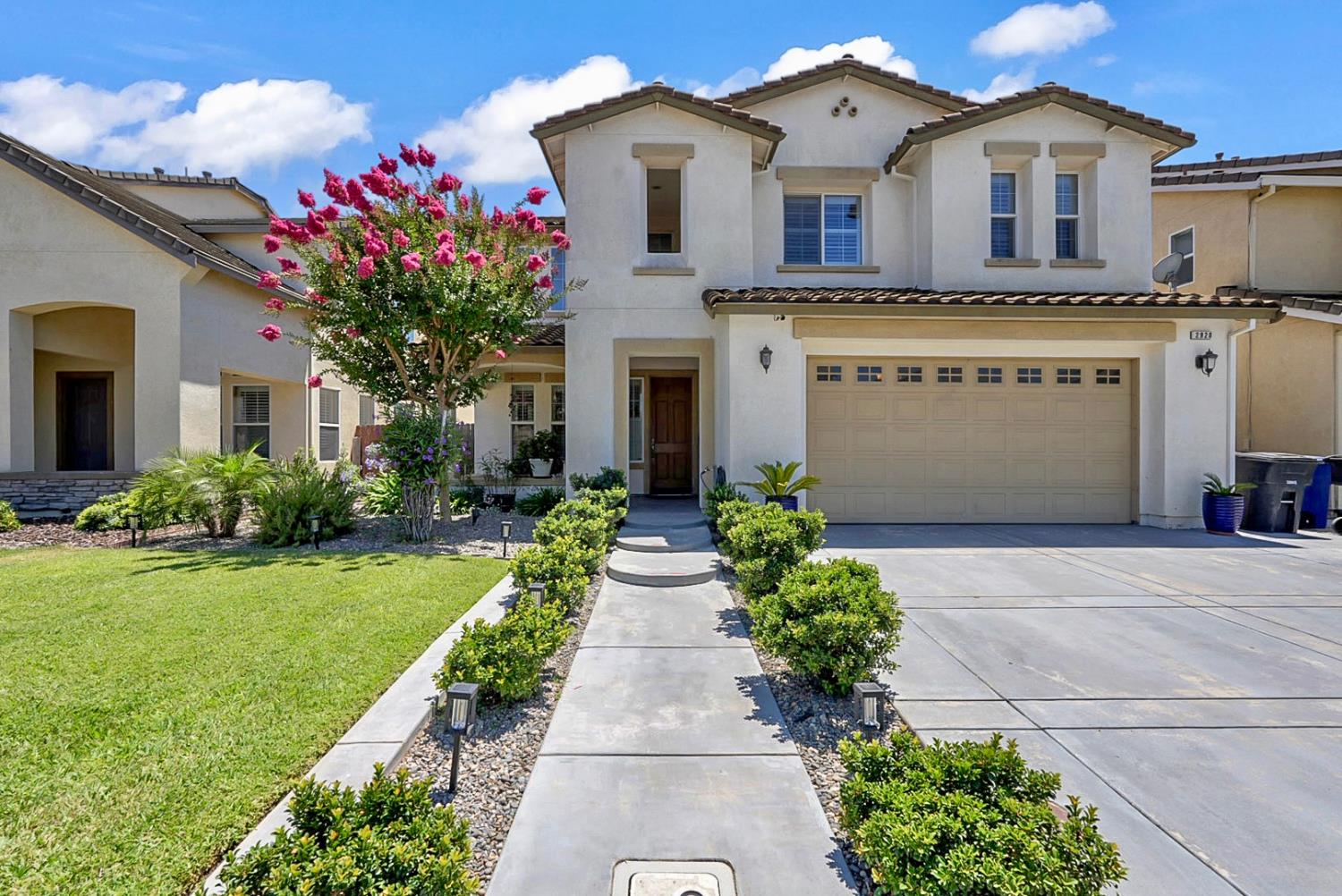 2920 Essie Way, Modesto, CA 95355