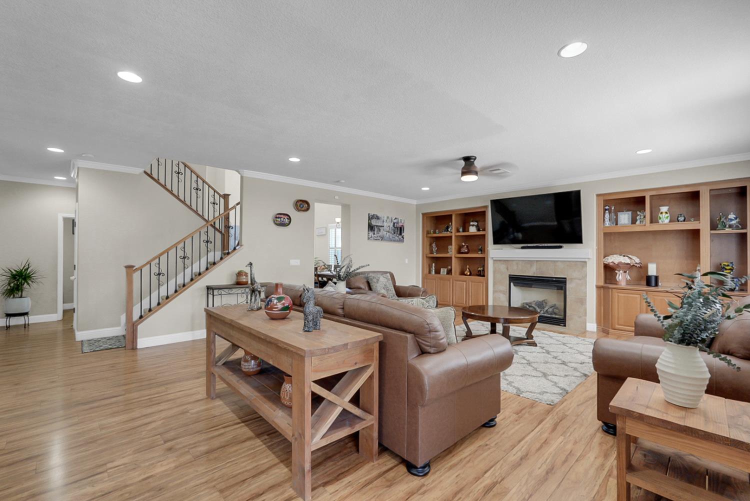 2920 Essie Way, Modesto, CA 95355