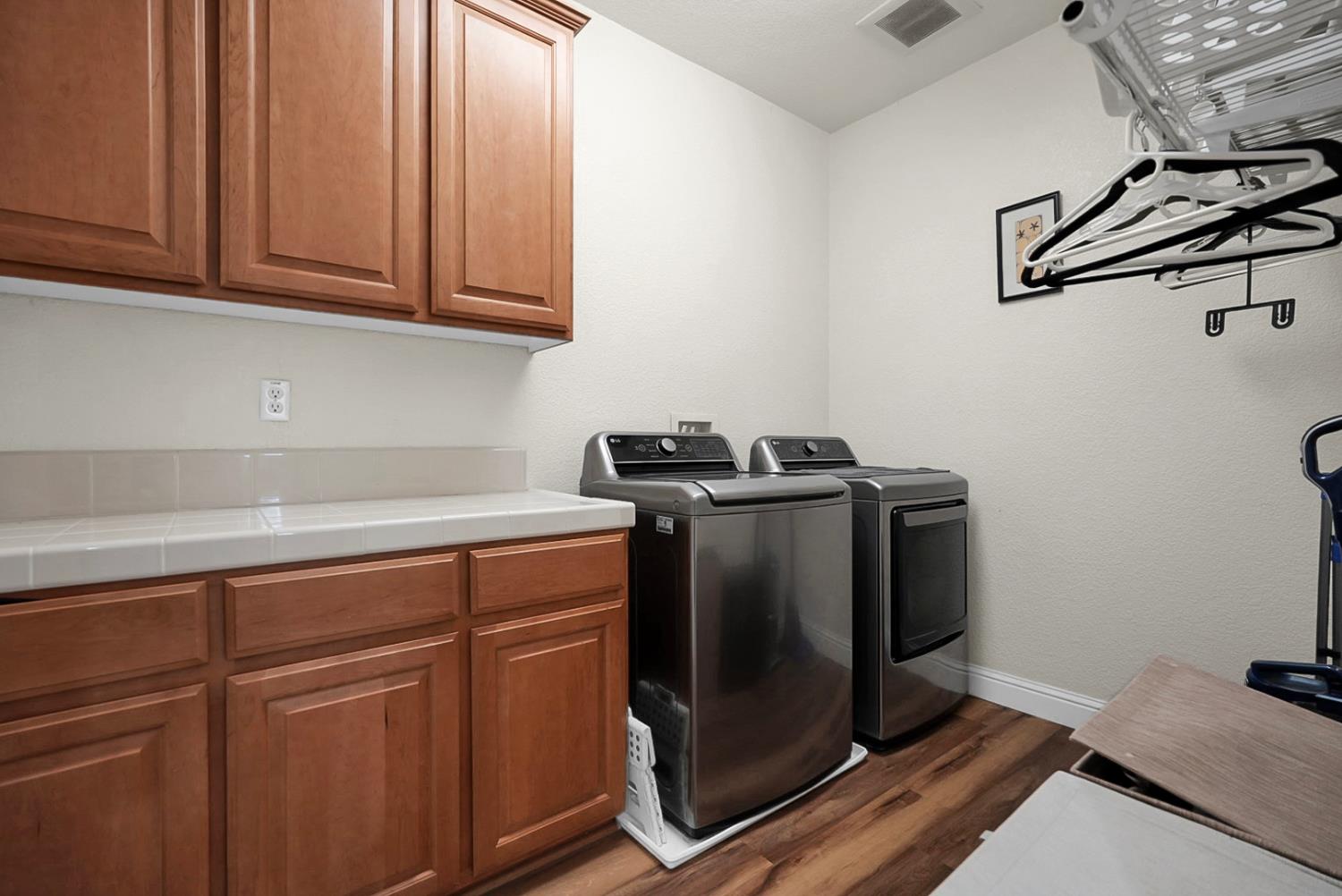 2920 Essie Way, Modesto, CA 95355