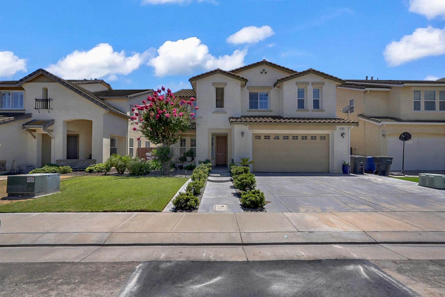 2920 Essie Way, Modesto, CA 95355