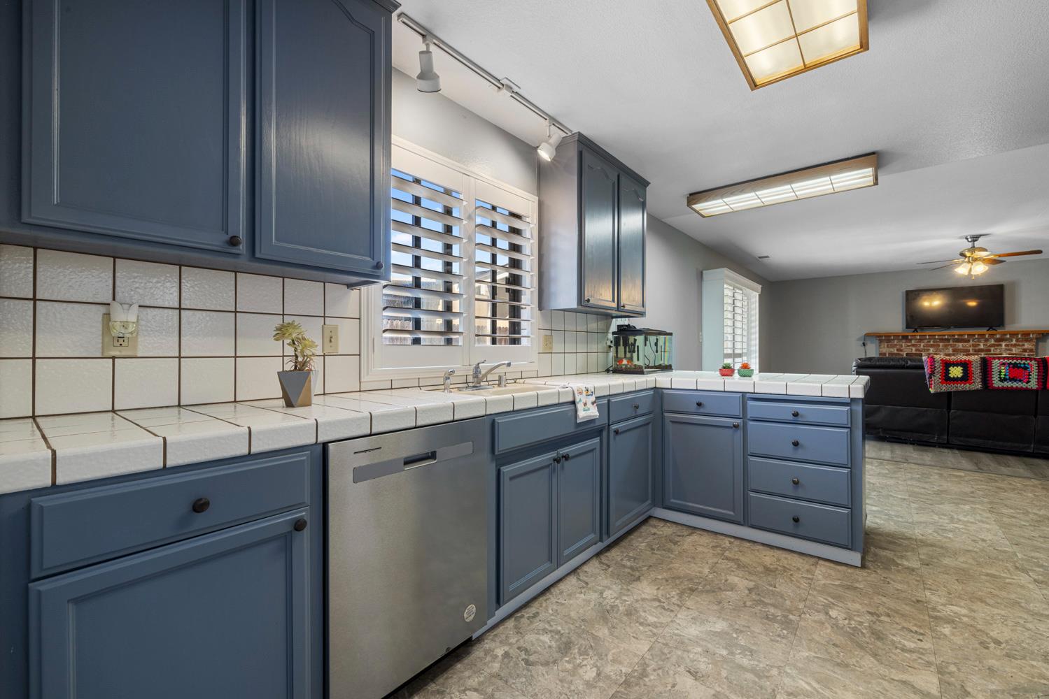 1941 Bridgewood Way, Modesto, CA 95355