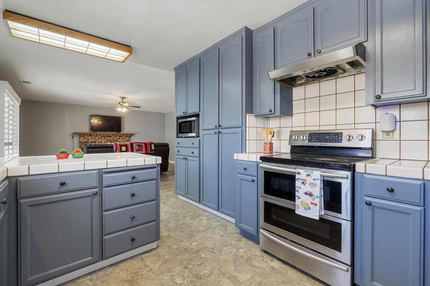 1941 Bridgewood Way, Modesto, CA 95355