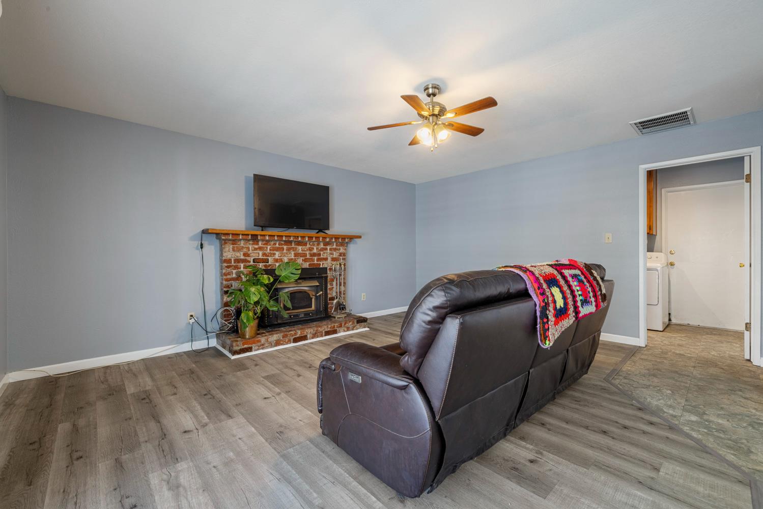 1941 Bridgewood Way, Modesto, CA 95355