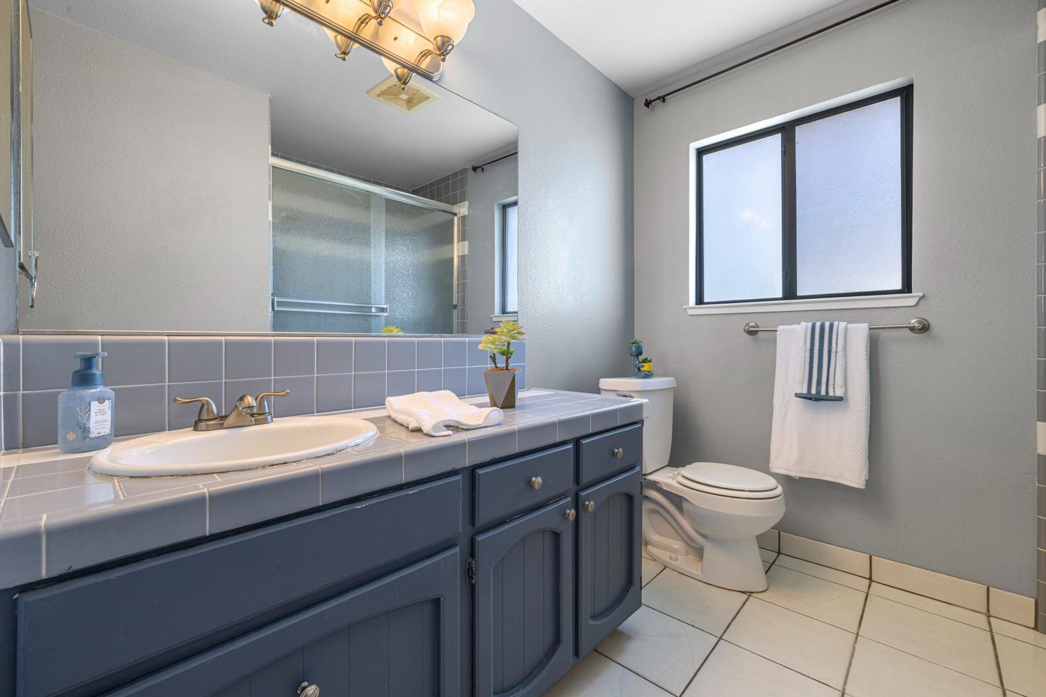 1941 Bridgewood Way, Modesto, CA 95355