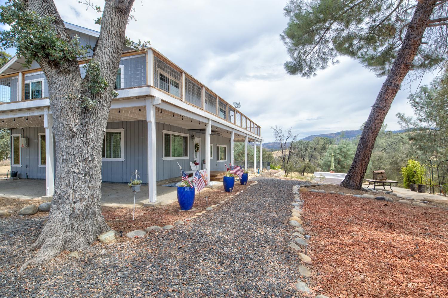 5887 Enramada Dr, La Grange, CA 95329