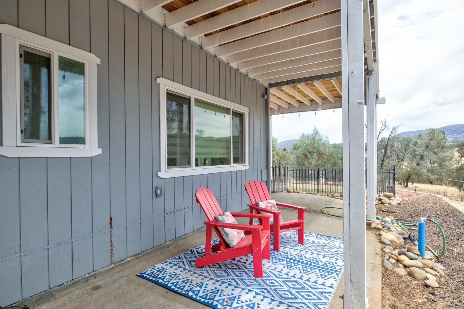 5887 Enramada Dr, La Grange, CA 95329