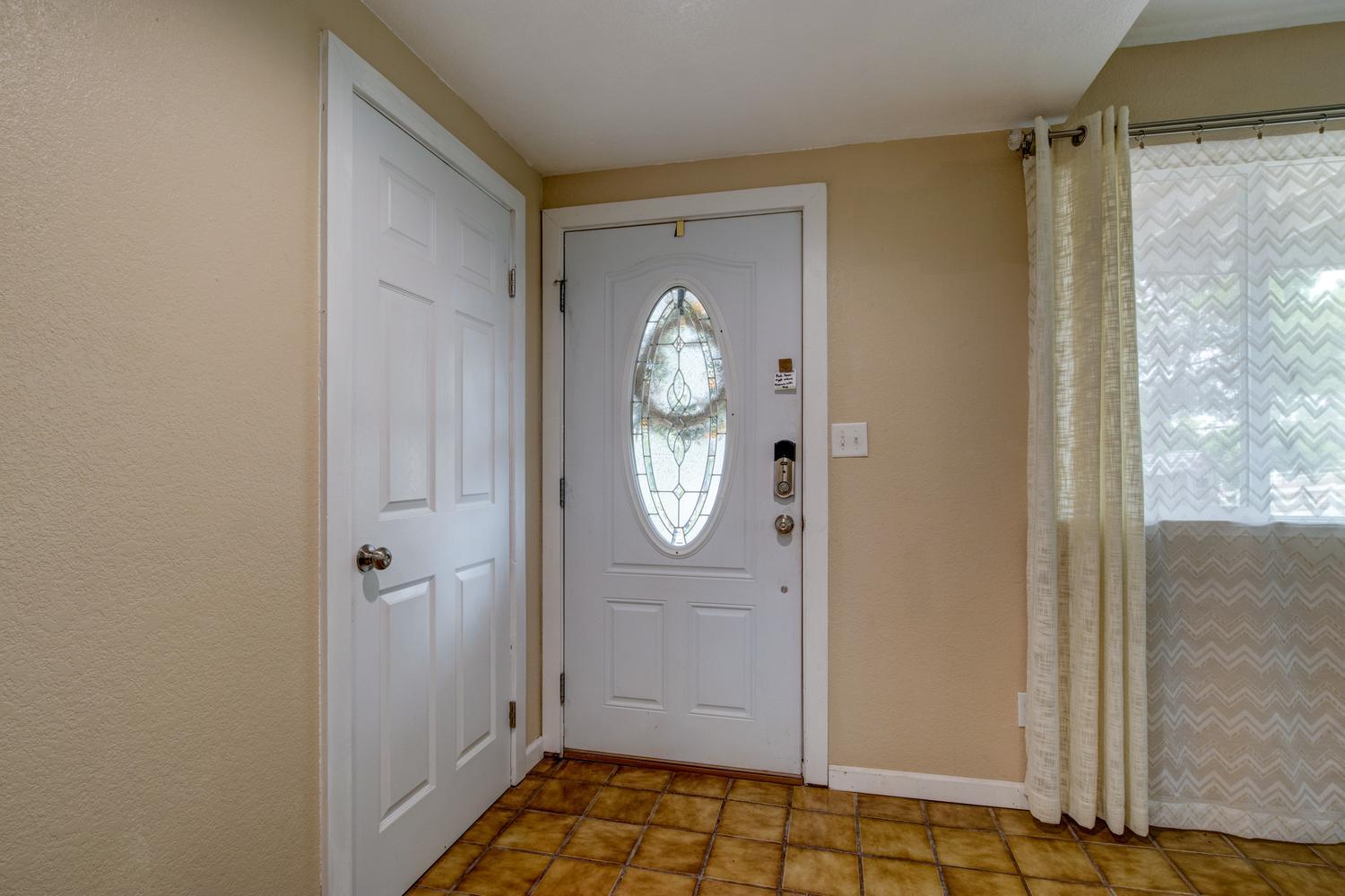 5887 Enramada Dr, La Grange, CA 95329