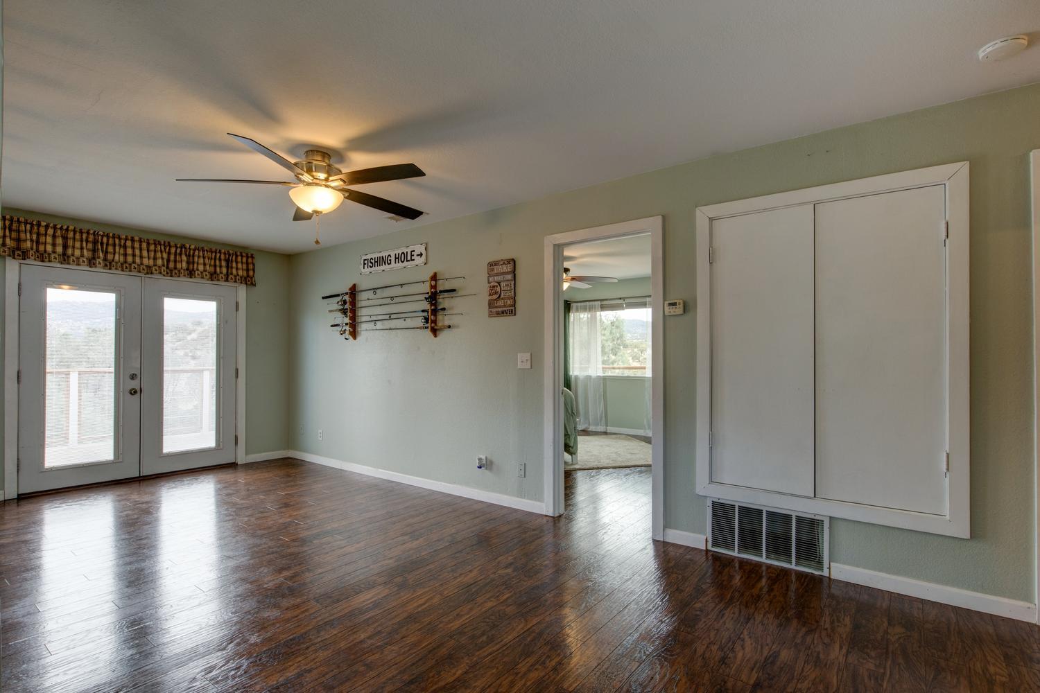 5887 Enramada Dr, La Grange, CA 95329