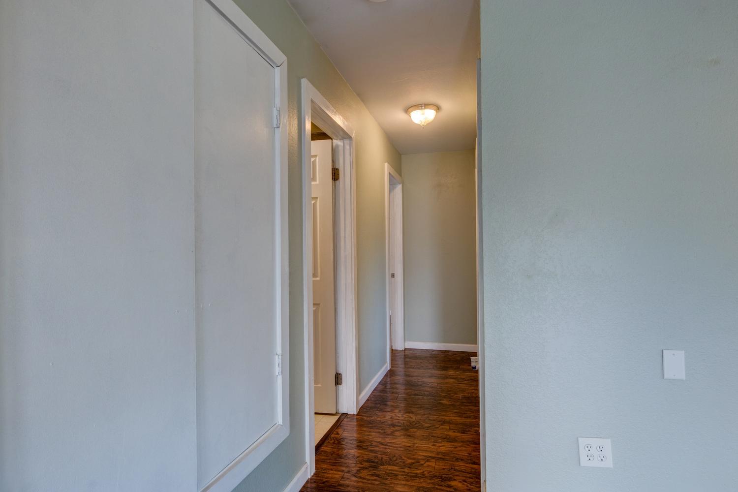 5887 Enramada Dr, La Grange, CA 95329