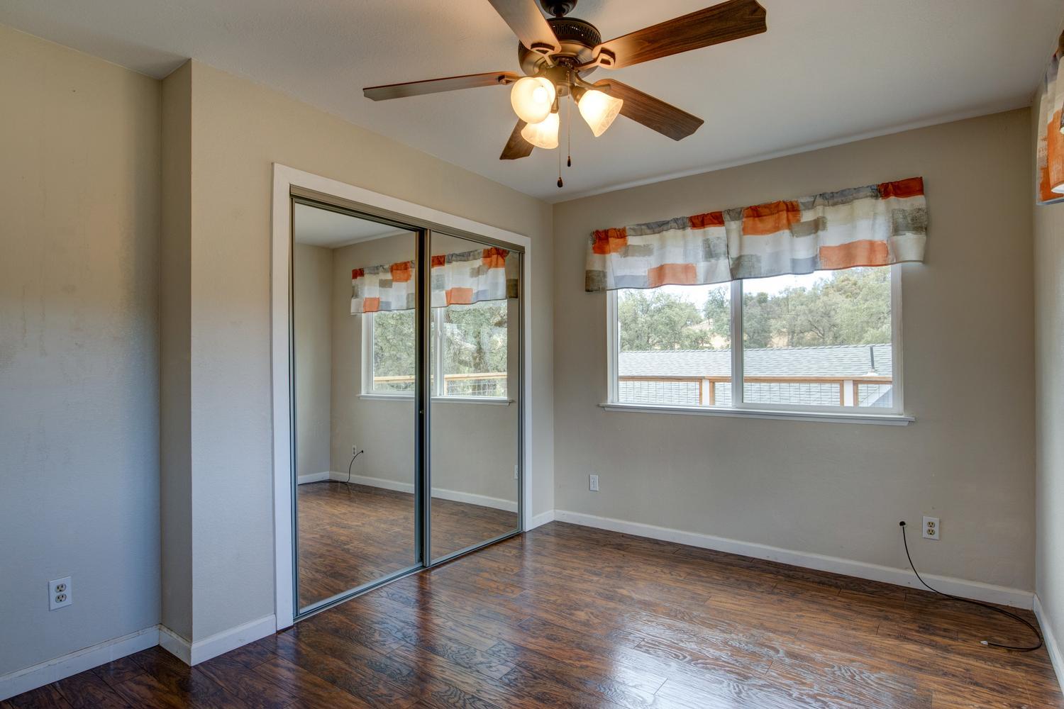 5887 Enramada Dr, La Grange, CA 95329
