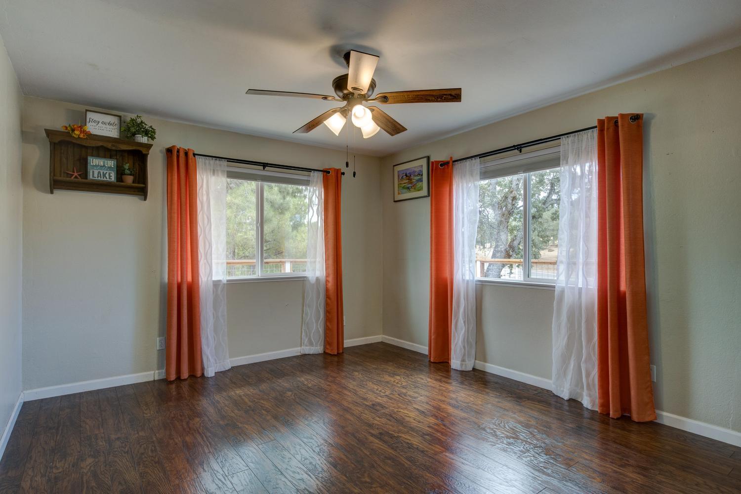 5887 Enramada Dr, La Grange, CA 95329