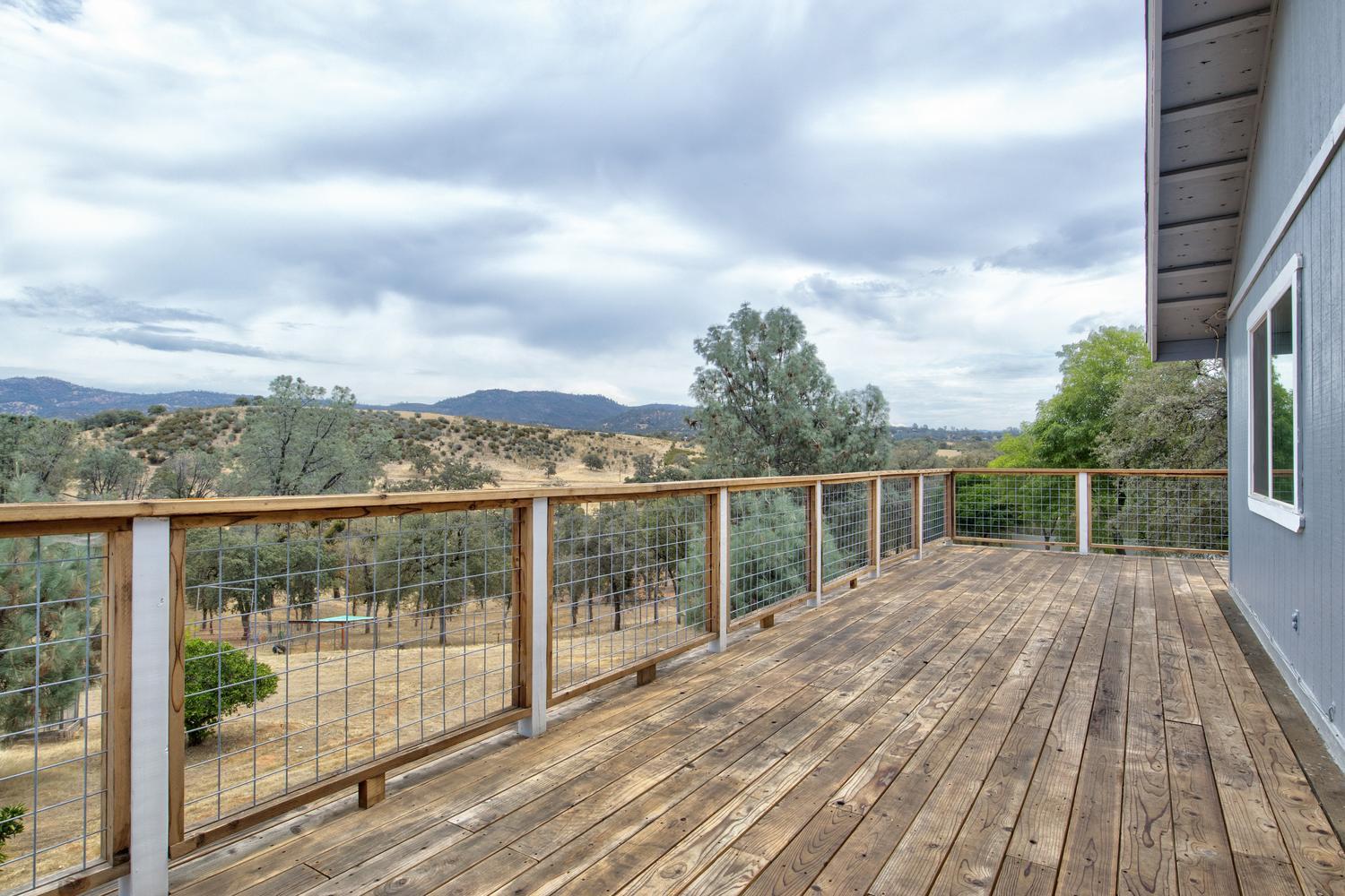 5887 Enramada Dr, La Grange, CA 95329