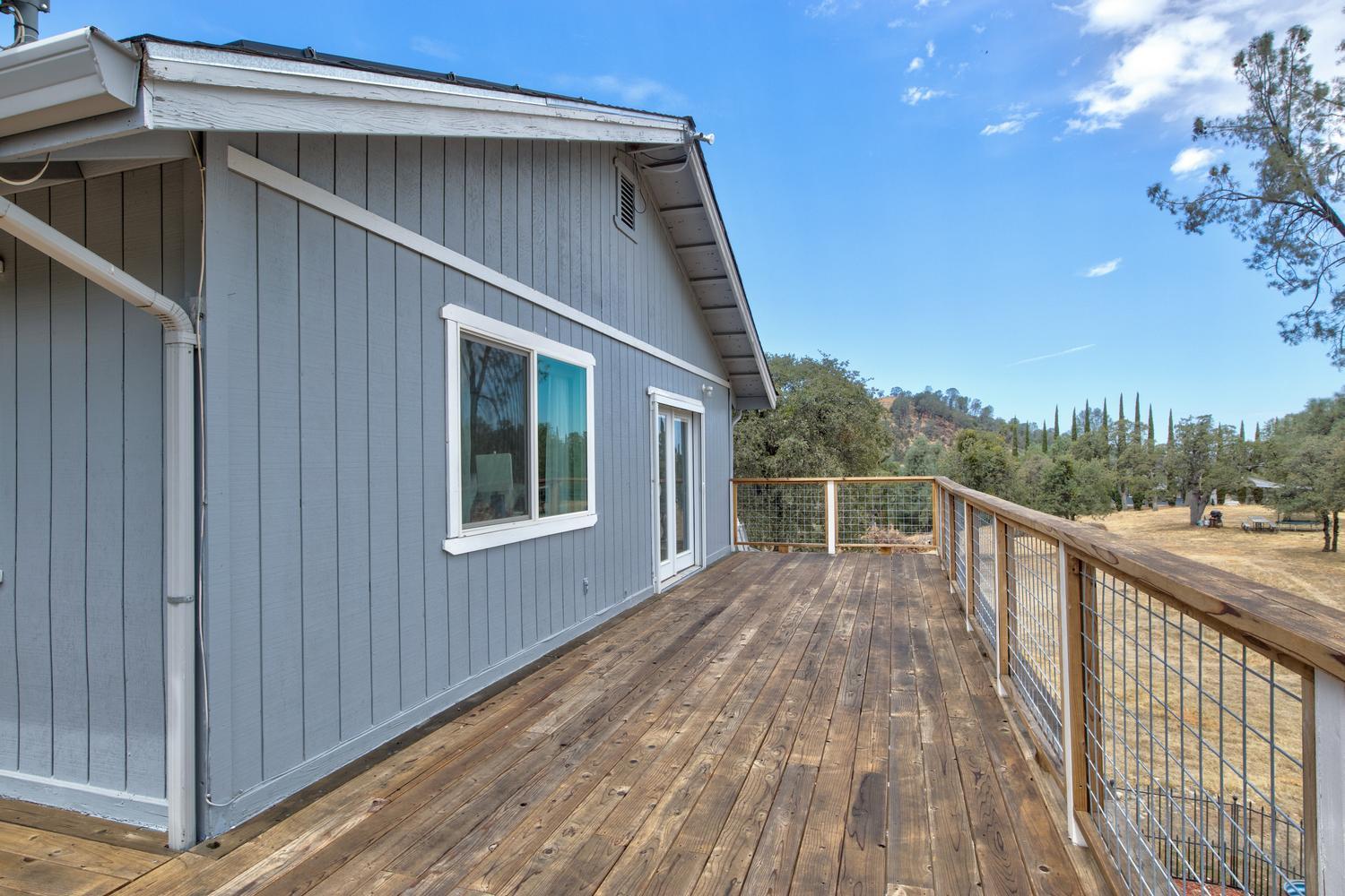 5887 Enramada Dr, La Grange, CA 95329