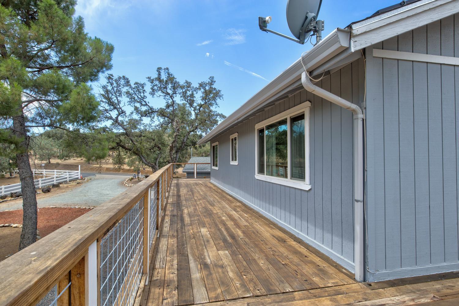 5887 Enramada Dr, La Grange, CA 95329