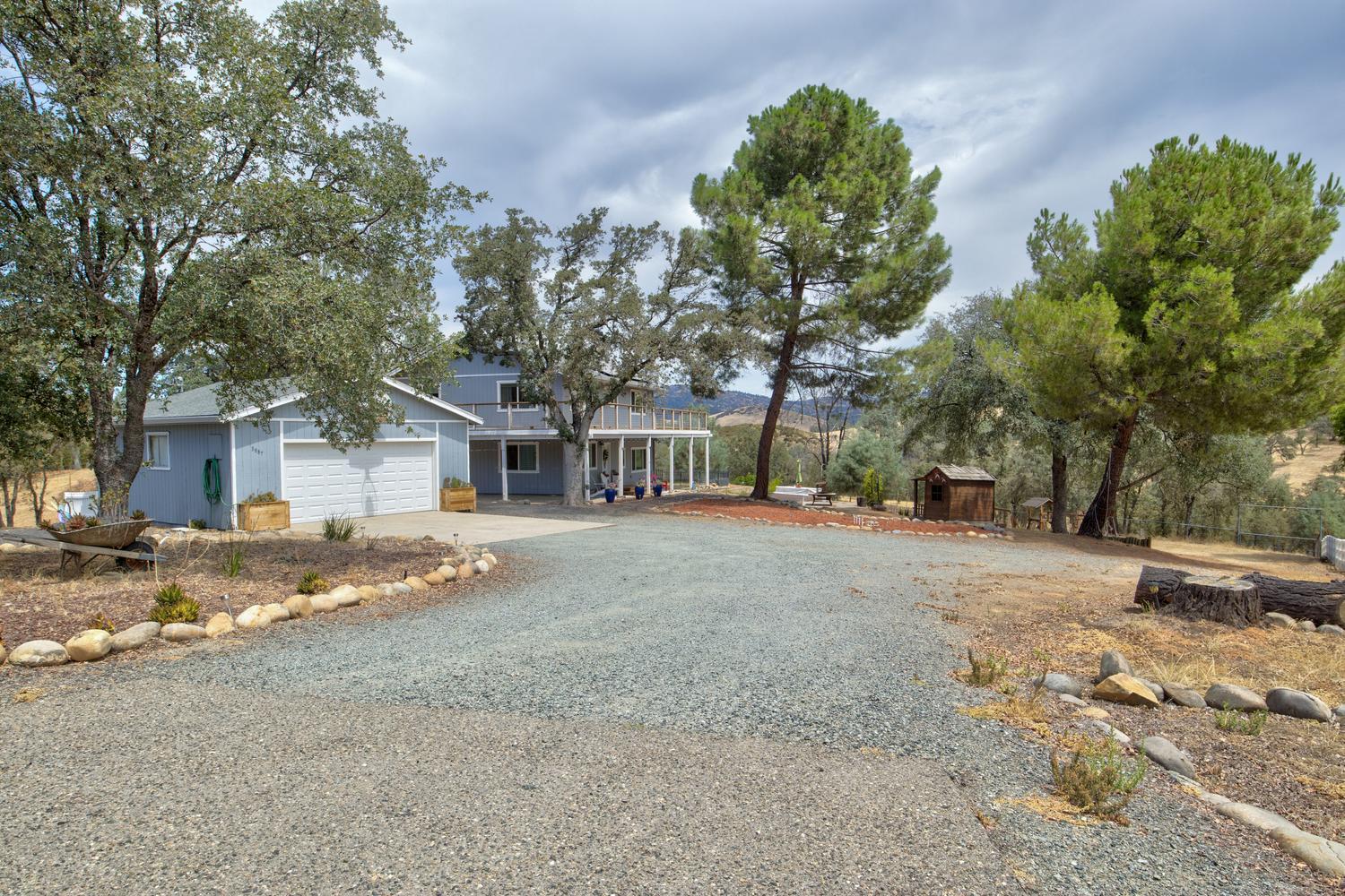 5887 Enramada Dr, La Grange, CA 95329