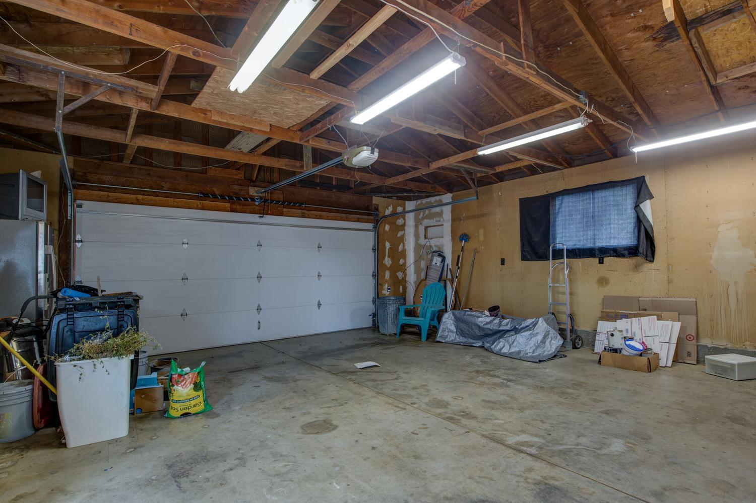 5887 Enramada Dr, La Grange, CA 95329