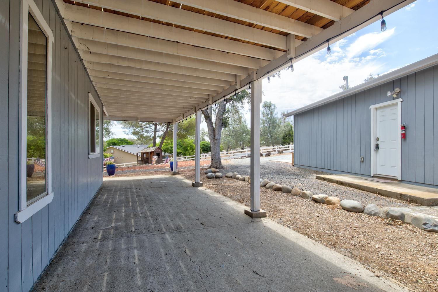 5887 Enramada Dr, La Grange, CA 95329