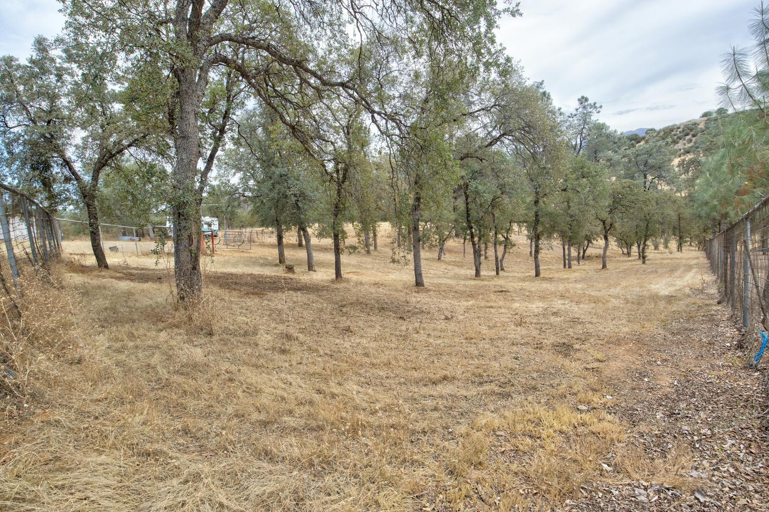 5887 Enramada Dr, La Grange, CA 95329