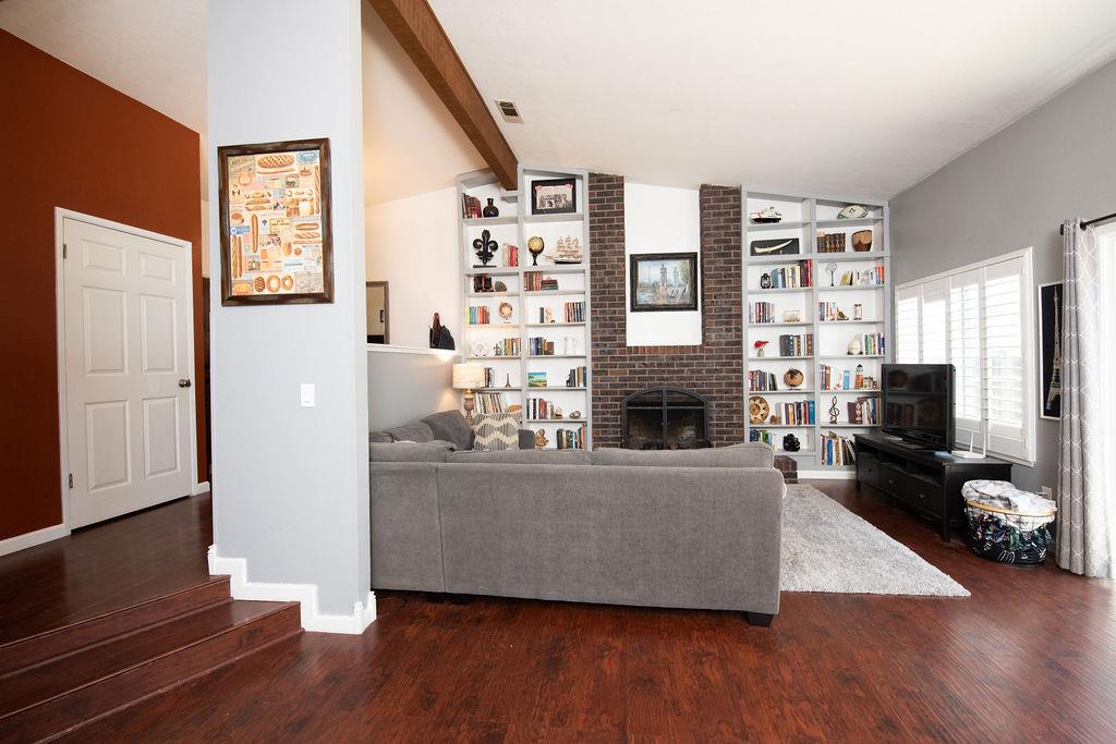 1937 Sugar Pine Dr, Oakdale, CA 95361