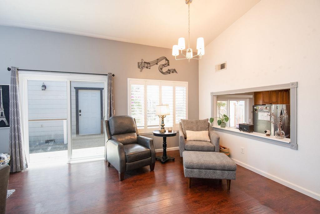1937 Sugar Pine Dr, Oakdale, CA 95361