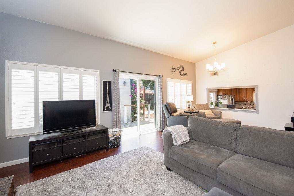 1937 Sugar Pine Dr, Oakdale, CA 95361