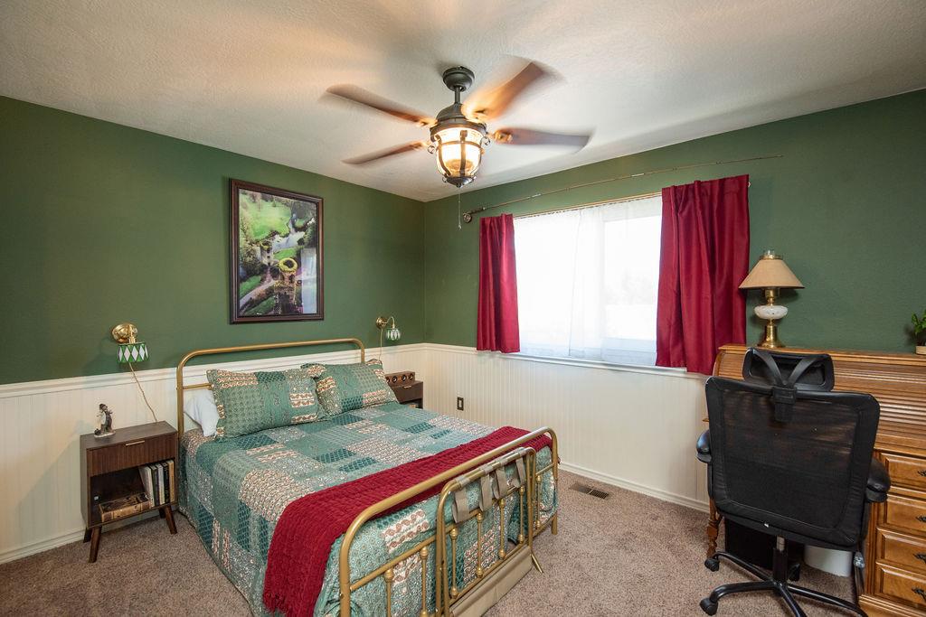 1937 Sugar Pine Dr, Oakdale, CA 95361