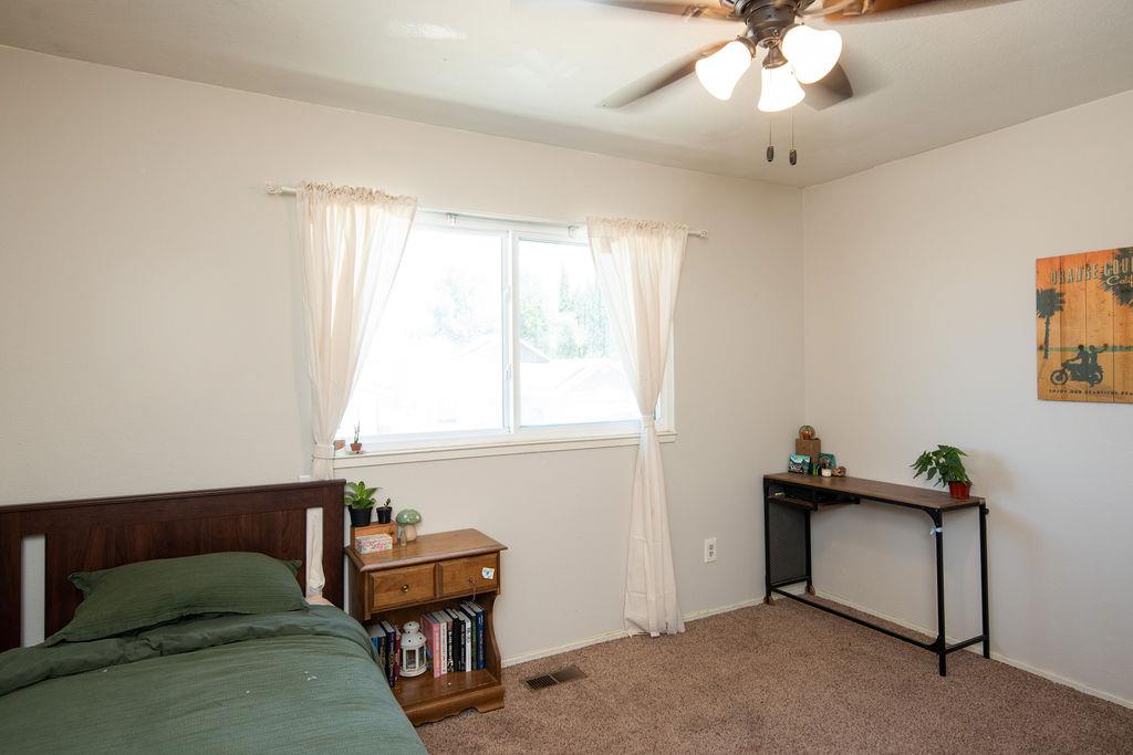 1937 Sugar Pine Dr, Oakdale, CA 95361