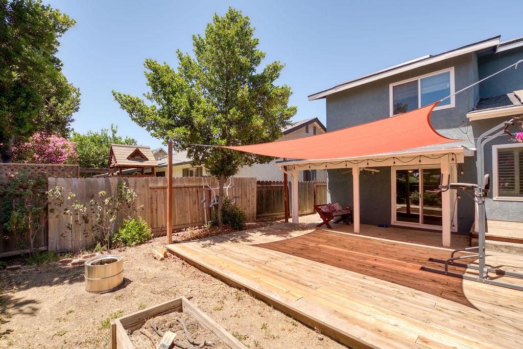 1937 Sugar Pine Dr, Oakdale, CA 95361