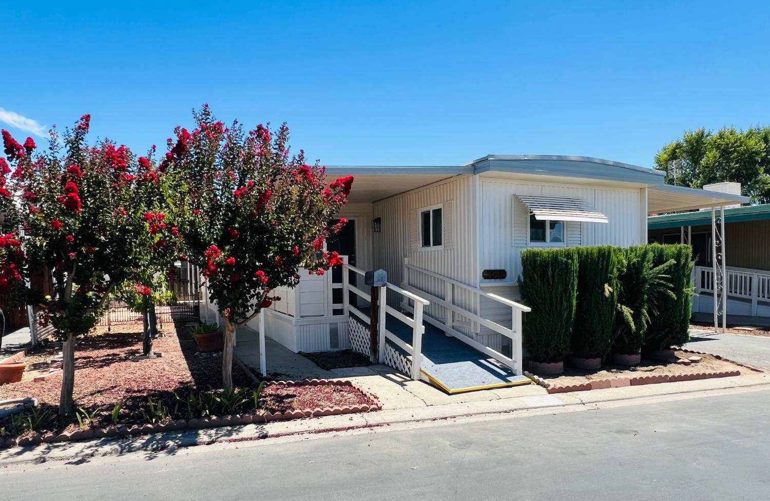 2505 Jackson #109, Escalon, CA 95320