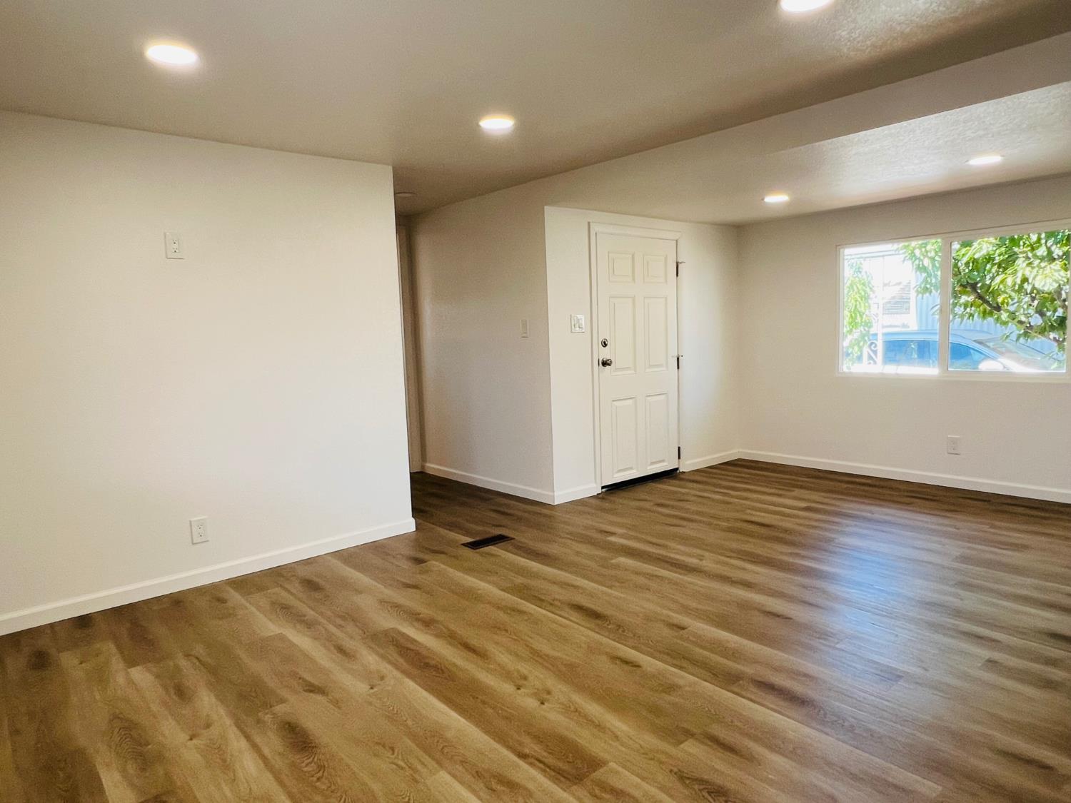 2505 Jackson #109, Escalon, CA 95320