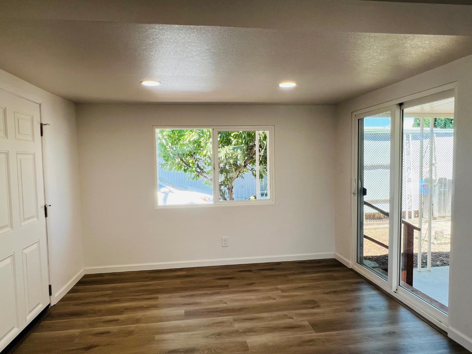 2505 Jackson #109, Escalon, CA 95320