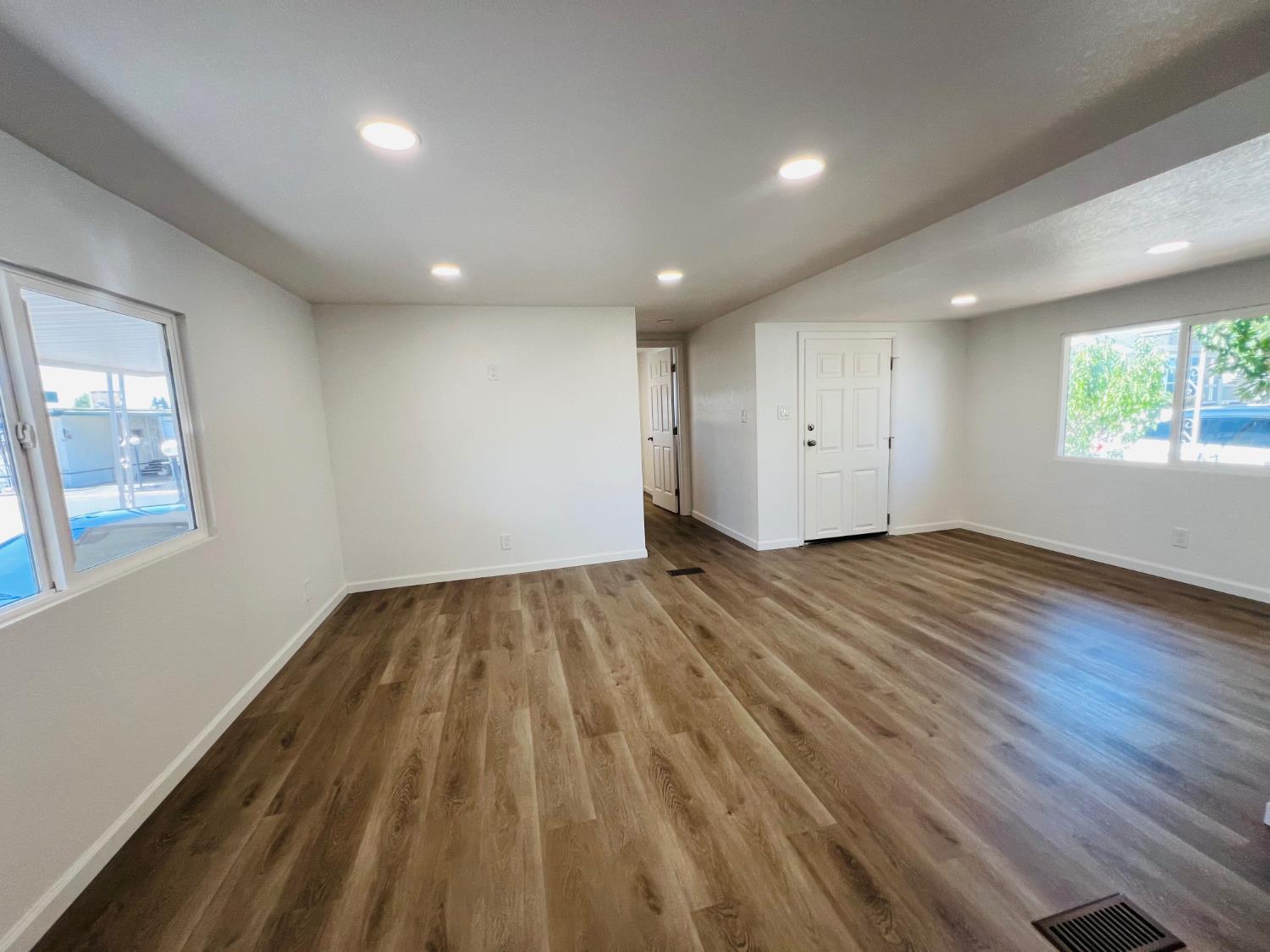 2505 Jackson #109, Escalon, CA 95320
