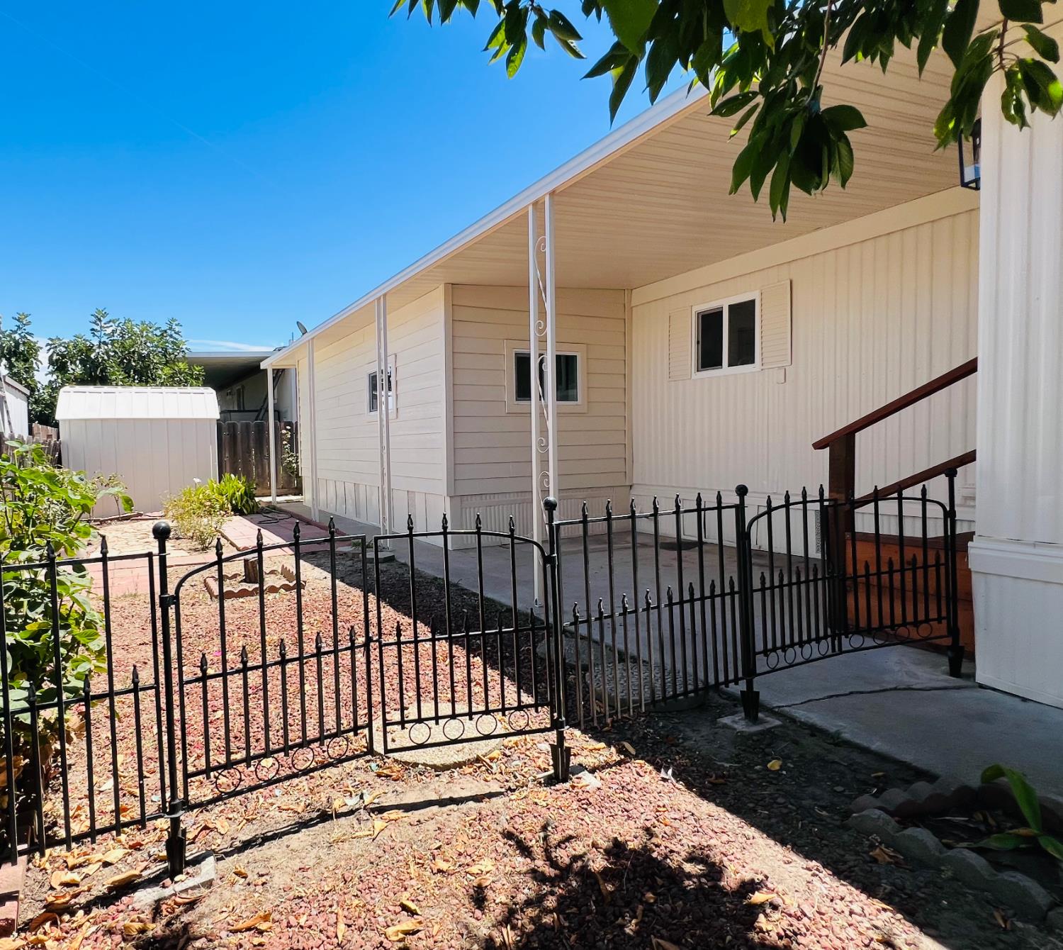 2505 Jackson #109, Escalon, CA 95320