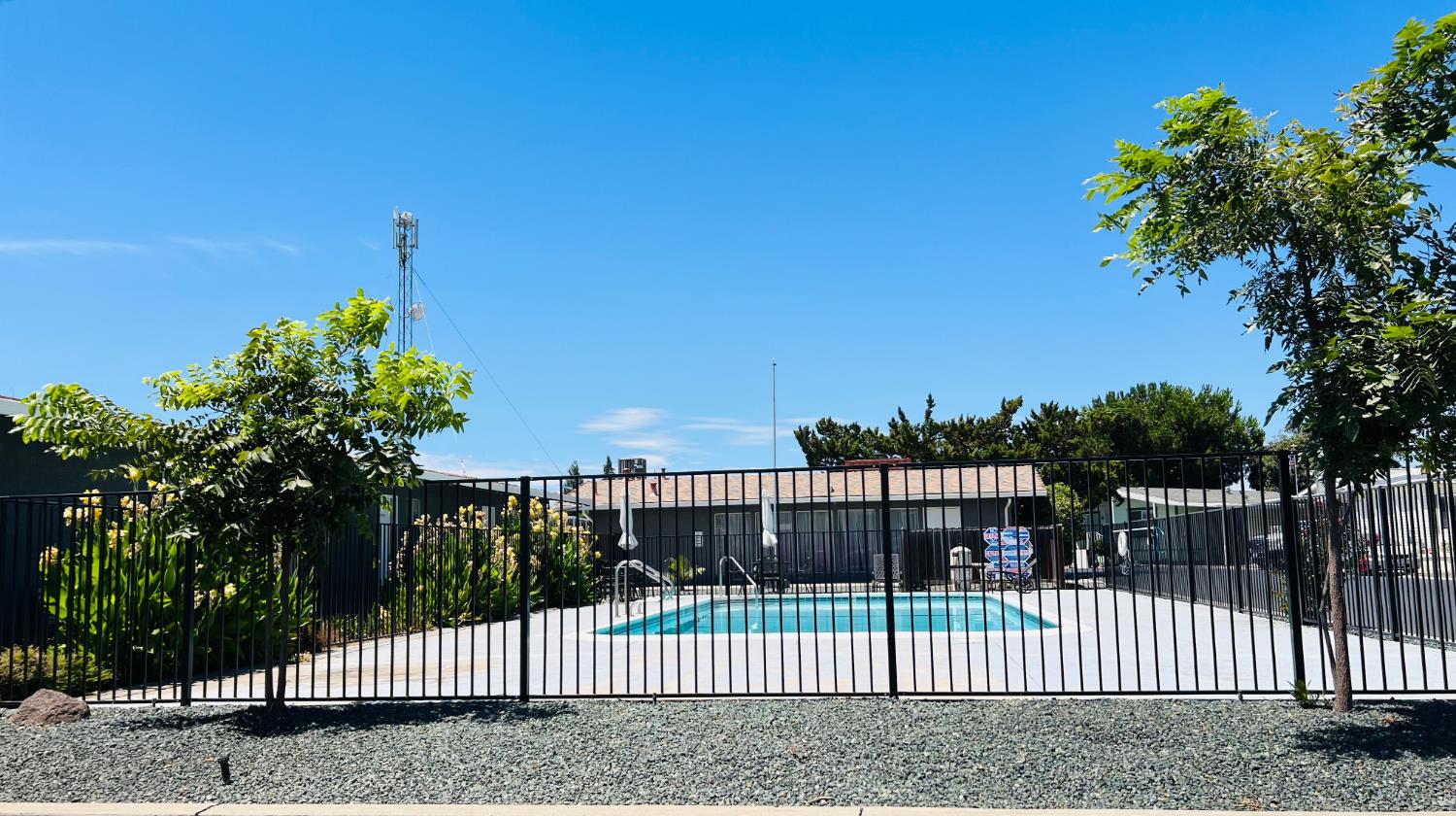 2505 Jackson #109, Escalon, CA 95320
